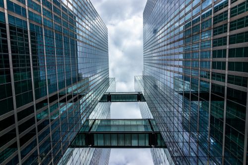 IMFARR & SN Holding kaufen Münchner Highlight Towers
