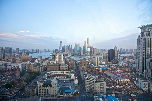 Höchstes Hotel der Welt in Shanghai eröffnet