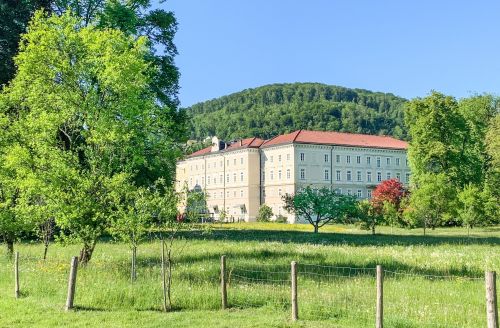 IFA Invest platziert Klosterpark Salzburg Anleihe