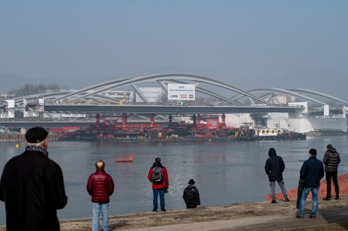 Linzer bekommen nach fünf Jahren Donaubrücke zurück