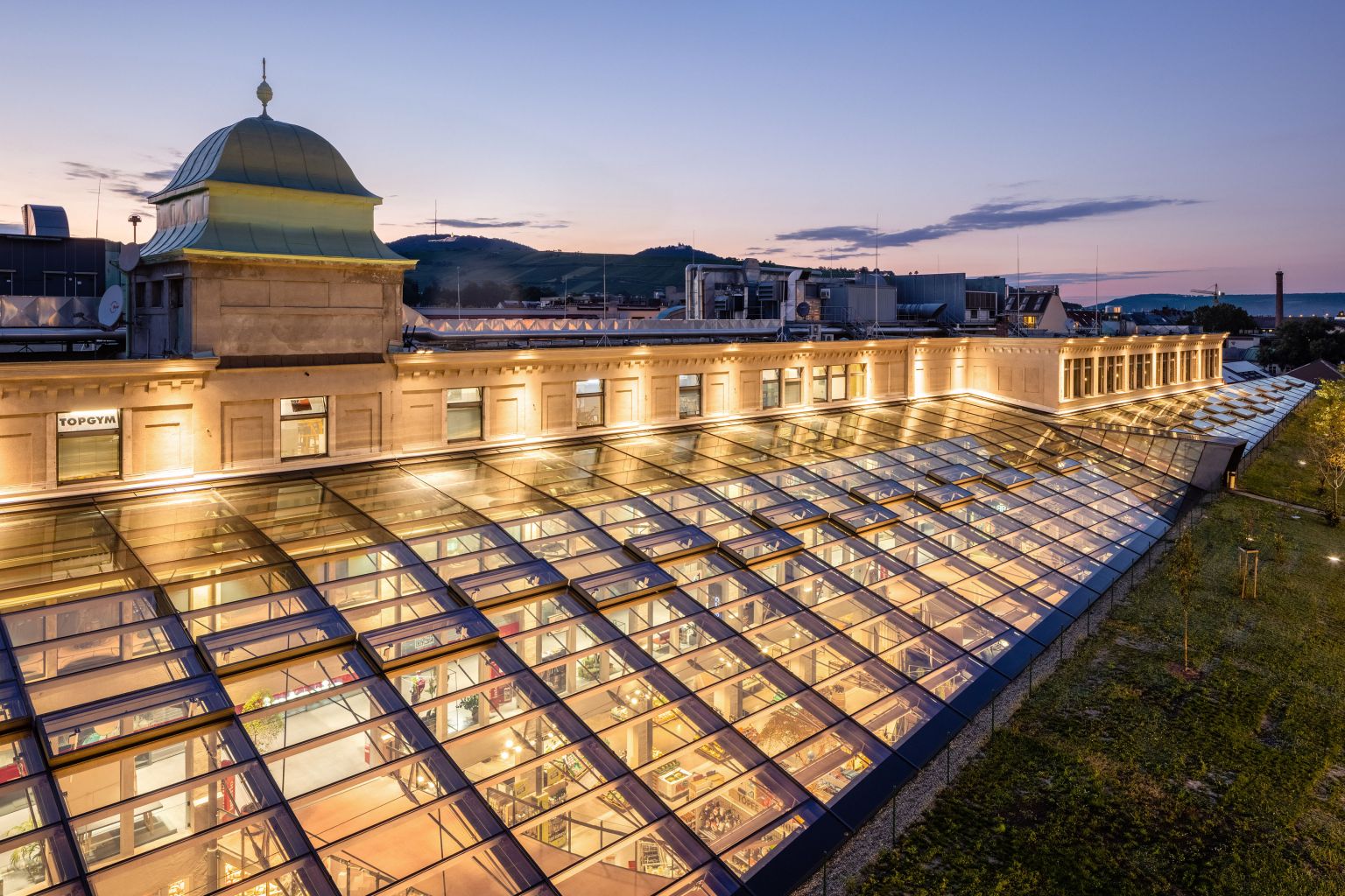 Döblinger SES-Shopping-Center erneuert Glasdach