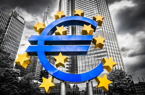 EZB stemmt sich mit historischer Zinserhöhung gegen Rekordinflation