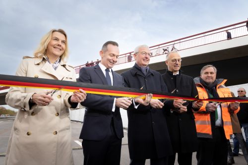 Verkehrsfreigabe für Megaprojekt Havellandautobahn nähe Berlin