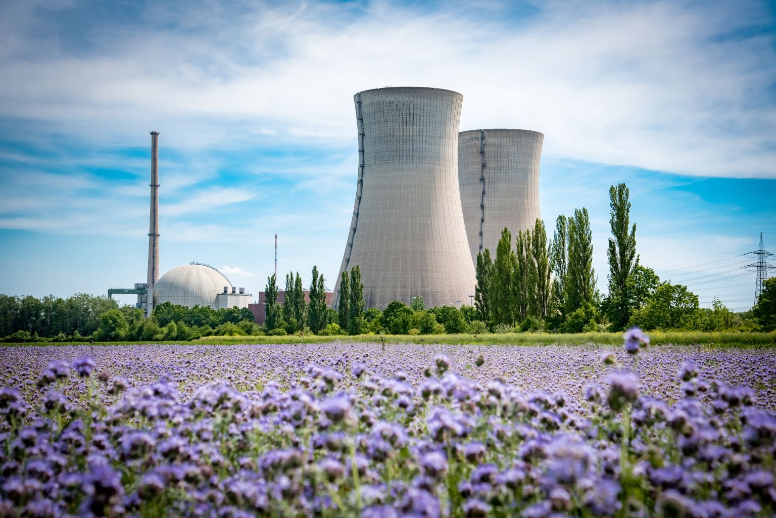 Frankreichs Senat stimmt für schnelleren Bau von Atomkraftwerken