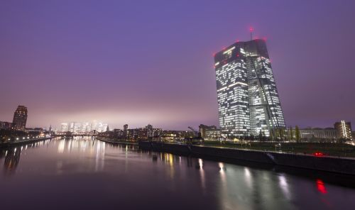 EZB droht Banken mit höheren Anforderungen wegen Gewerbeimmobilien