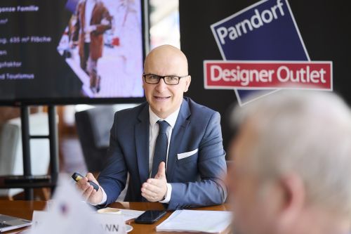 Designer Outlet Parndorf profitiert von preissensiblen Kunden