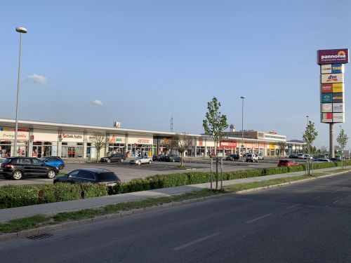 ERGO Versicherung kauft Pannonia Shopping Park Neusiedl