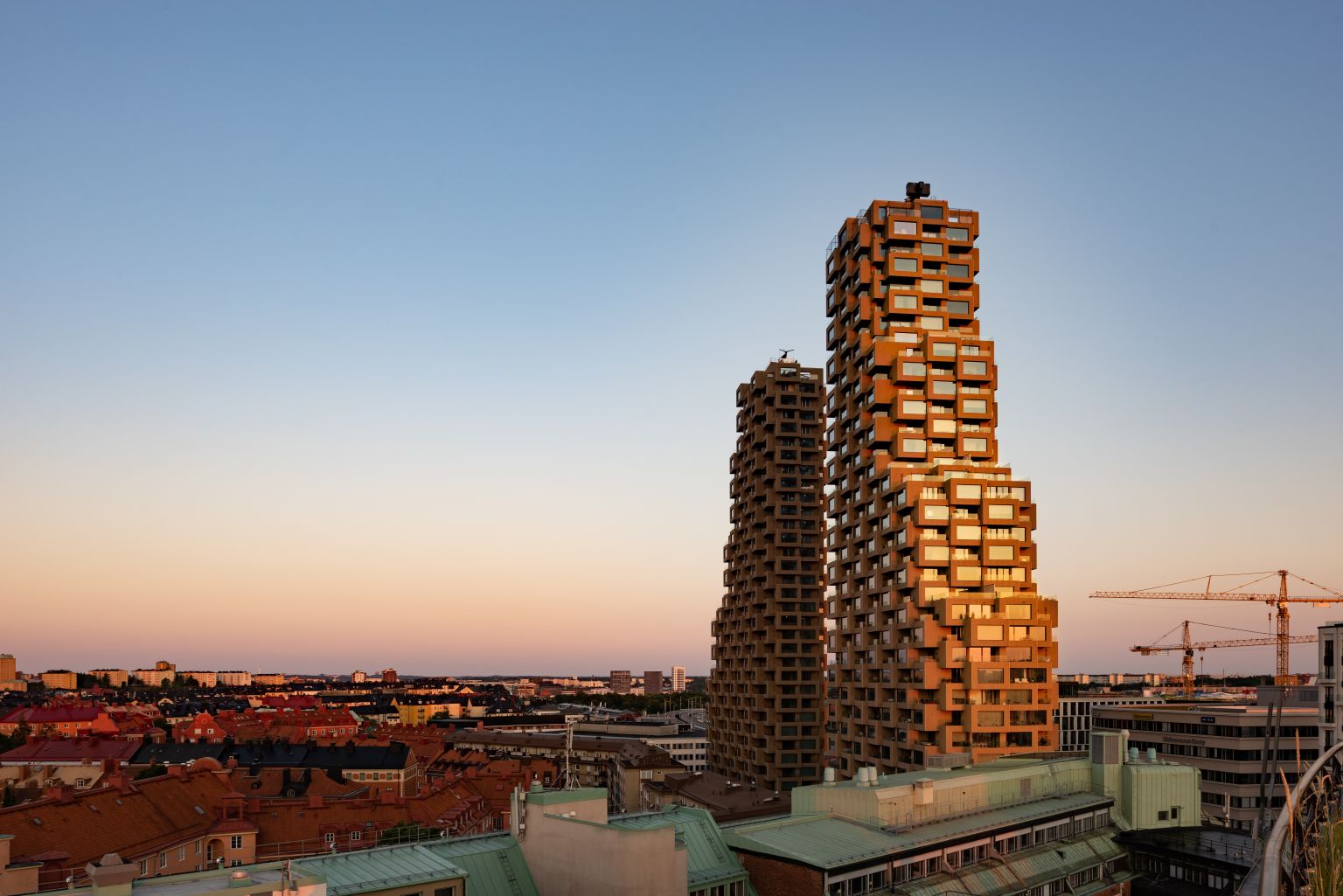 Wohnhochhaus 'Norra Tornen' in Stockholm gewinnt Internationalen Hochhaus Preis 2020