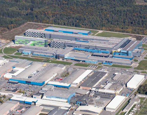 AMAG errichtet Österreichs größte Aufdach-Photovoltaikanlage